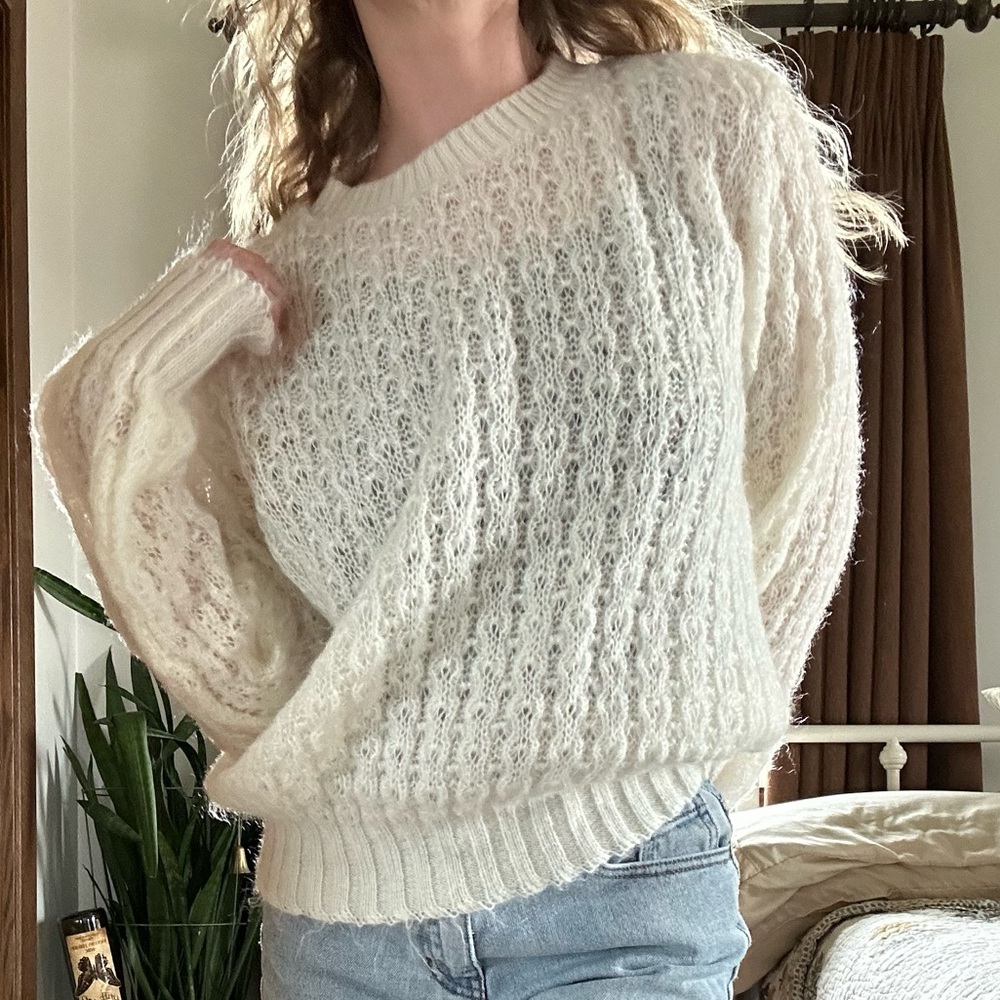 Wrangler White Cozy Cable-Knit Crew Neck Sweater